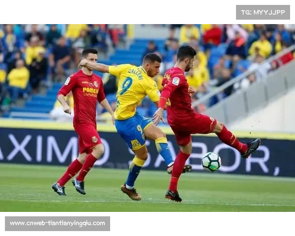 比利亚雷亚尔3-1阿拉维斯，莫莱罗世界波点燃主场