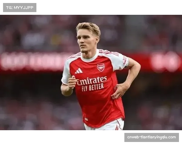 阿森纳中场厄德高恢复完整训练,有望在关键战增强前场压迫组织 阿森纳中场厄德高恢复完整训练,有望在关键战增强前场压迫组织